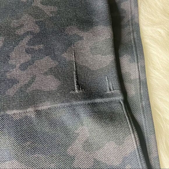 SPANX Look at Me Now Seamless Cropped Leggings Black/ Gray Medium - Picture 7 of 12